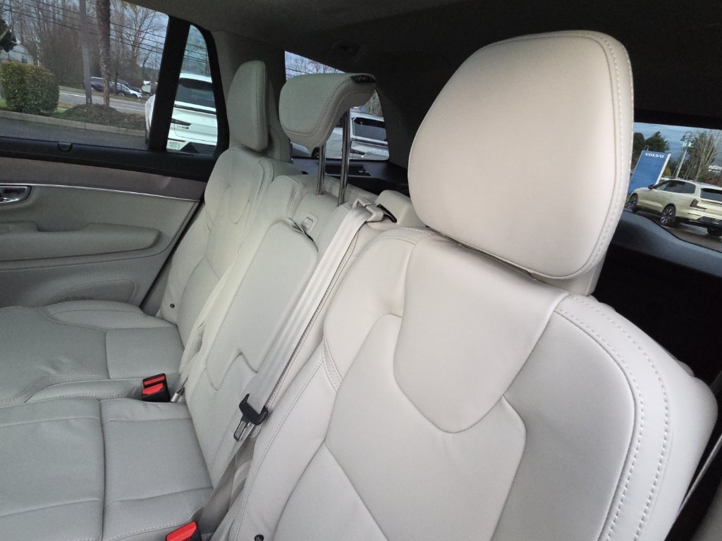 New 2026 Volvo XC90 T8 Ultra w/ Protection Package Premier AWD/4WD image 6