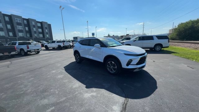 Used 2023 Chevrolet Blazer LT w/ Convenience Package FWD image 2