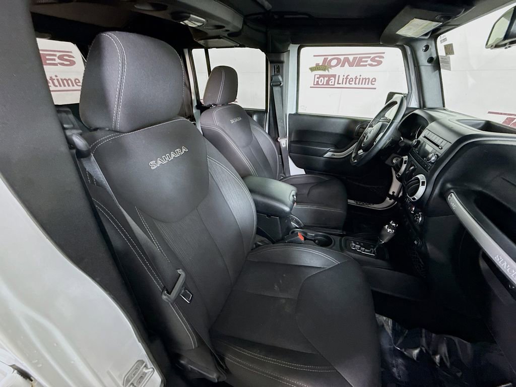 Used 2016 Jeep Wrangler Unlimited Sahara image 26