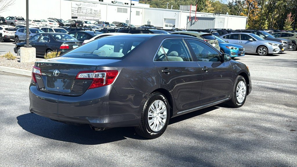 Used 2014 Toyota Camry LE FWD image 4