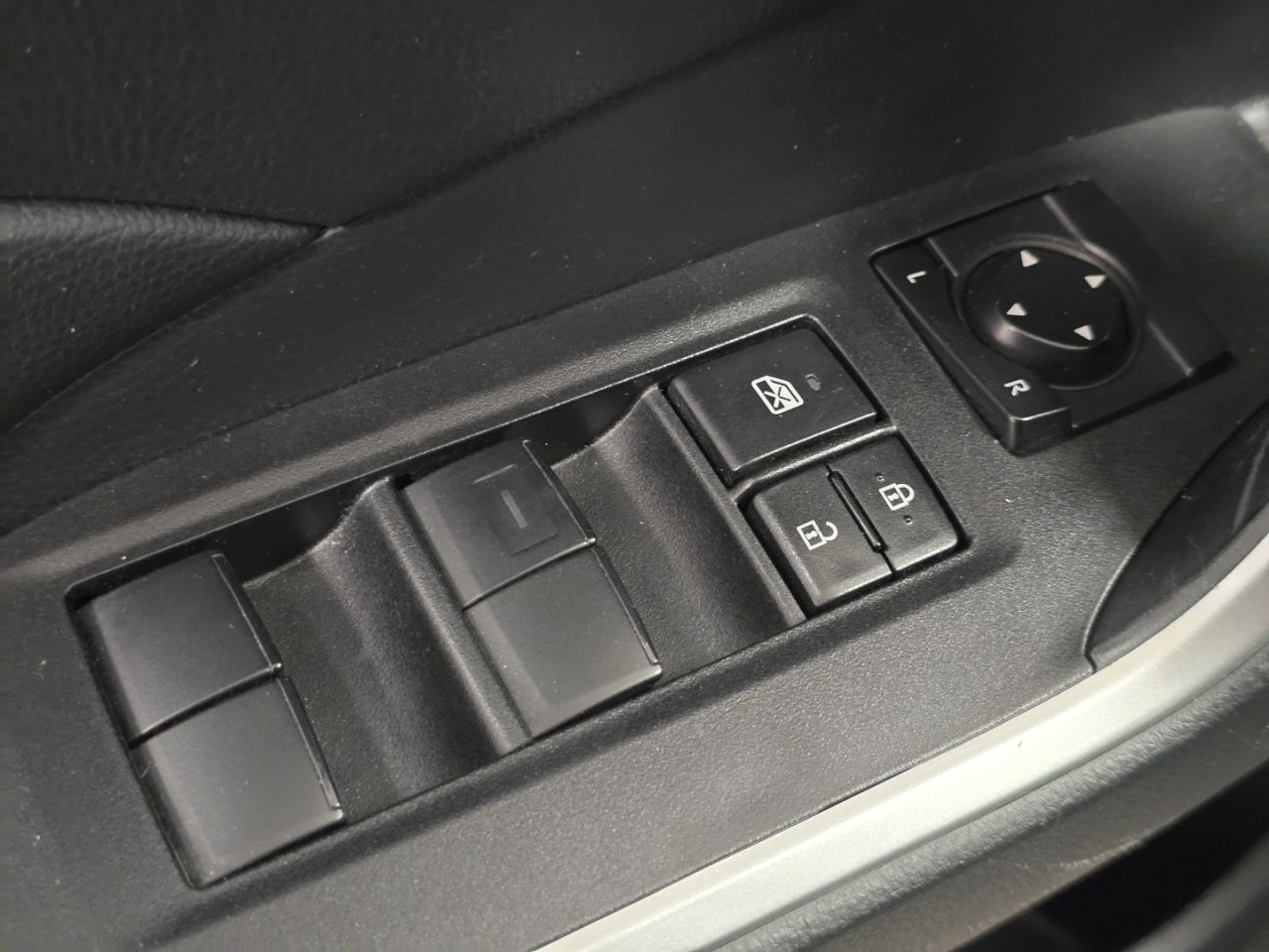 Used 2024 Toyota RAV4 LE image 22