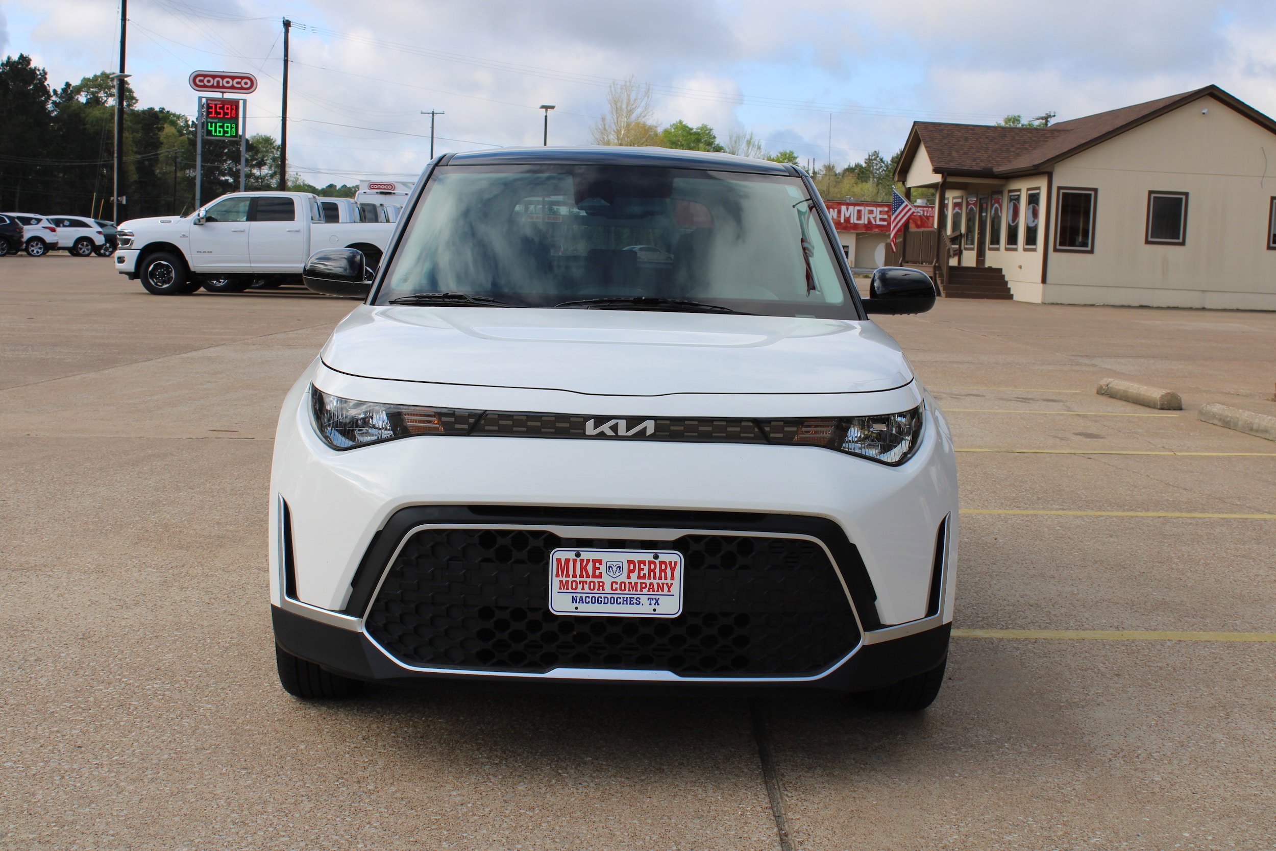 Used 2023 Kia Soul S FWD image 3