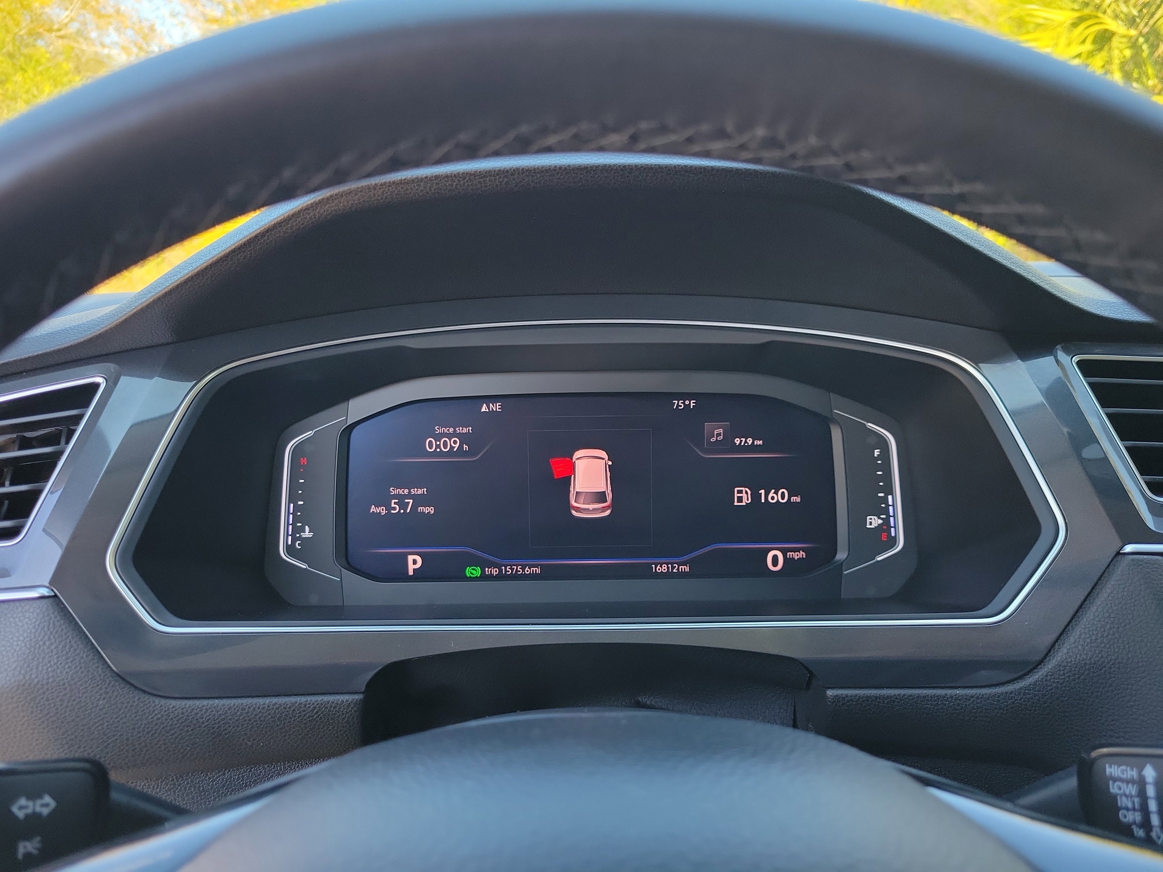 Used 2019 Volkswagen Tiguan SEL image 31