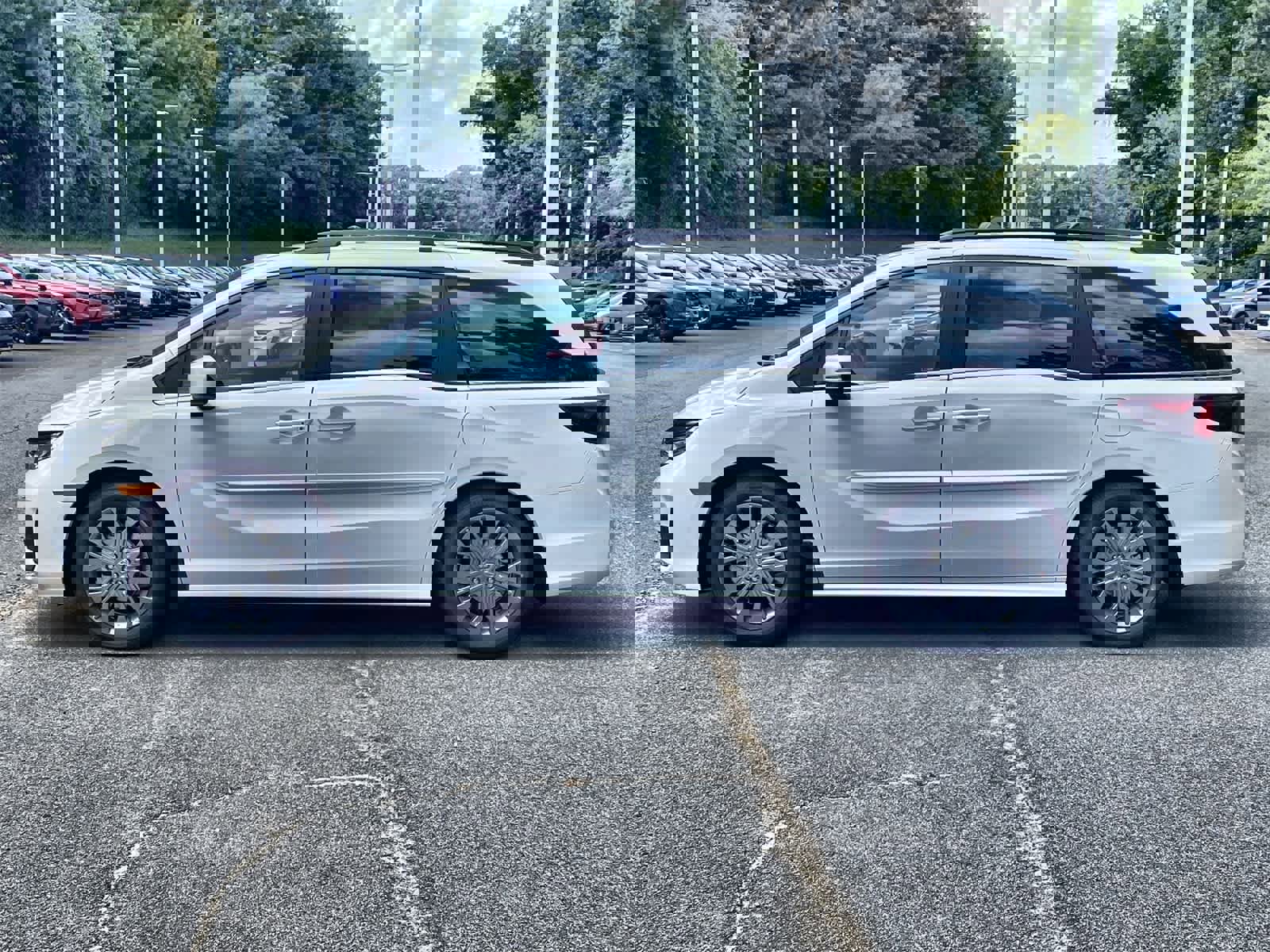 New 2026 Honda Odyssey Touring image 2