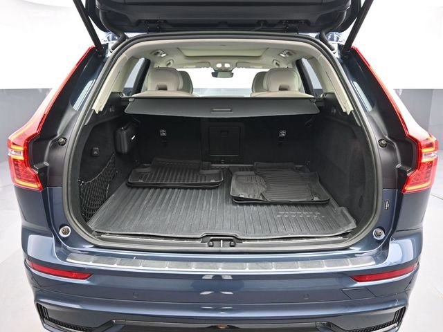 Used 2023 Volvo XC60 B5 Ultimate w/ Protection Package Premier FWD image 29