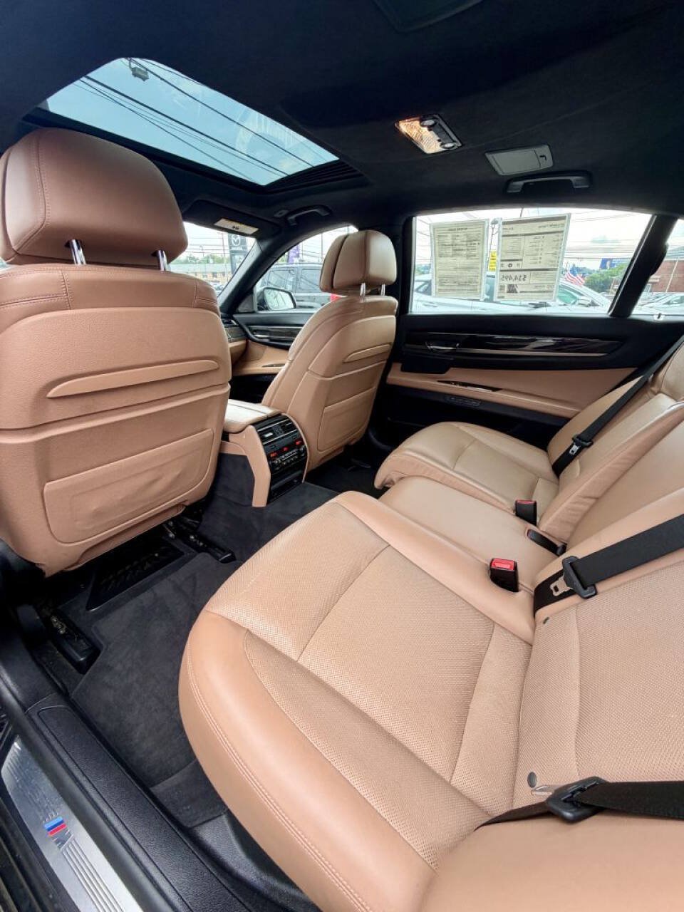 Used 2015 BMW 750Li xDrive AWD/4WD image 20