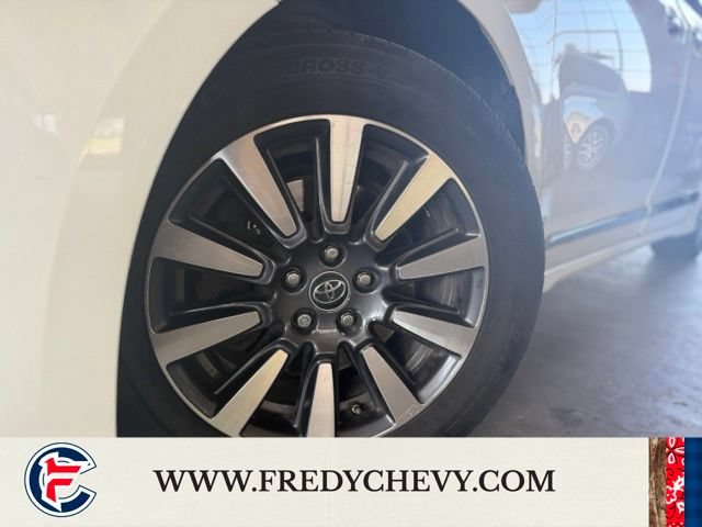 Used 2019 Toyota Sienna Limited Premium w/ Carpet Mat Package FWD image 22