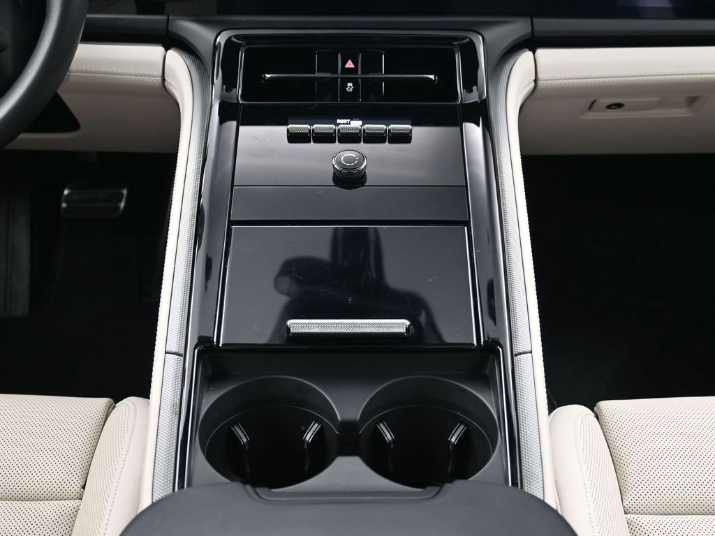 Used 2024 Porsche Panamera 4 image 10