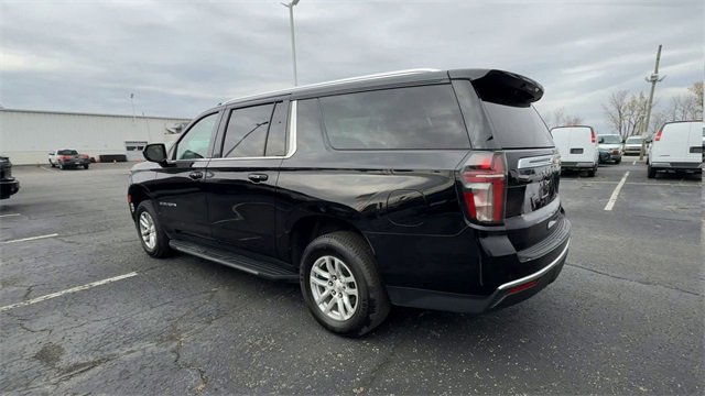 Used 2023 Chevrolet Suburban LT image 6