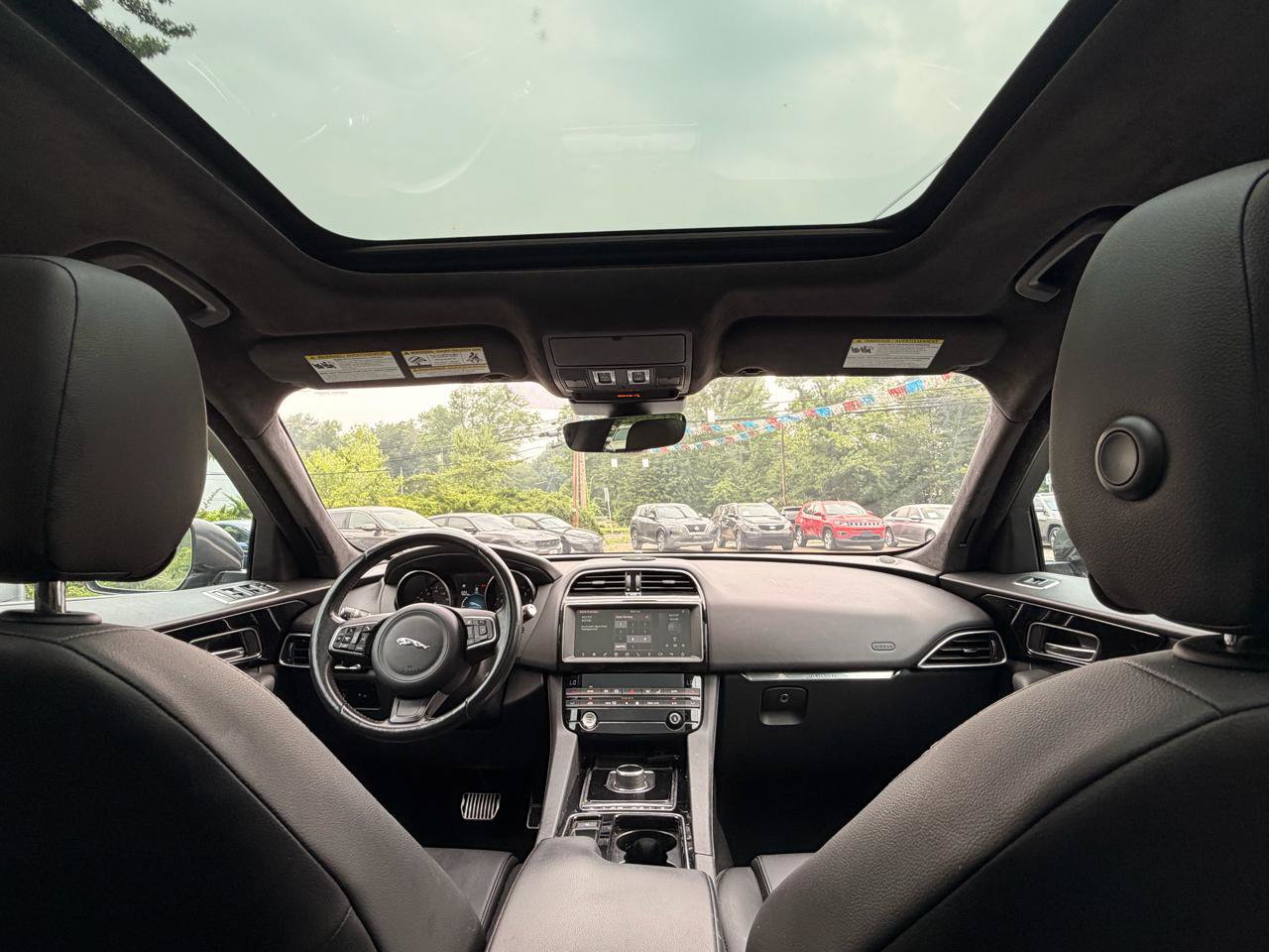 Used 2019 Jaguar F-PACE Premium AWD/4WD image 24