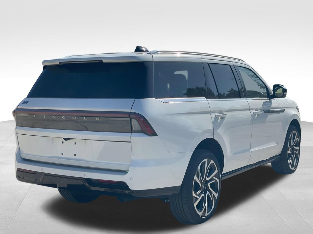 New 2026 Lincoln Navigator Reserve AWD/4WD image 5