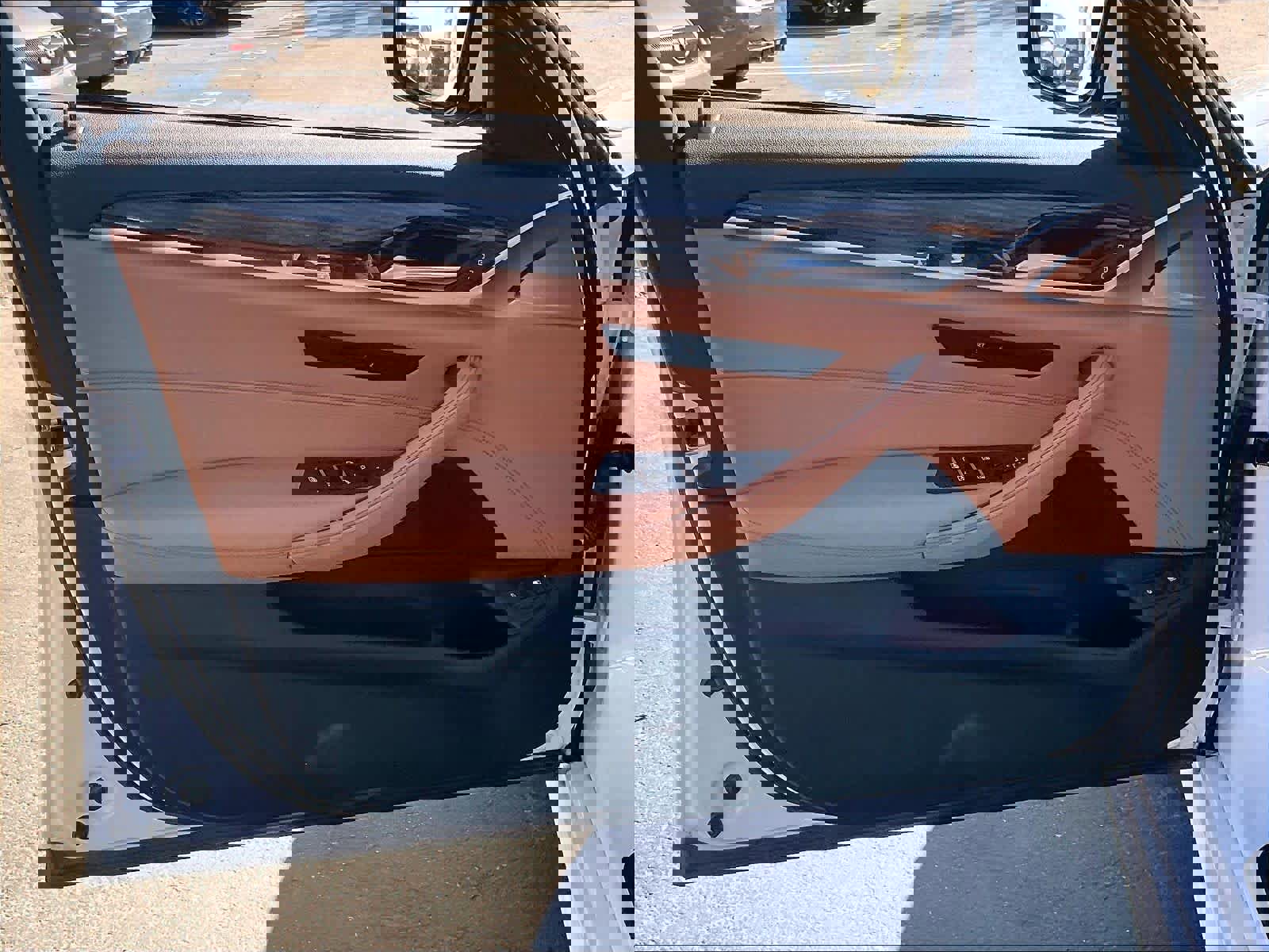 Used 2023 BMW 530e xDrive w/ M Sport Package image 24