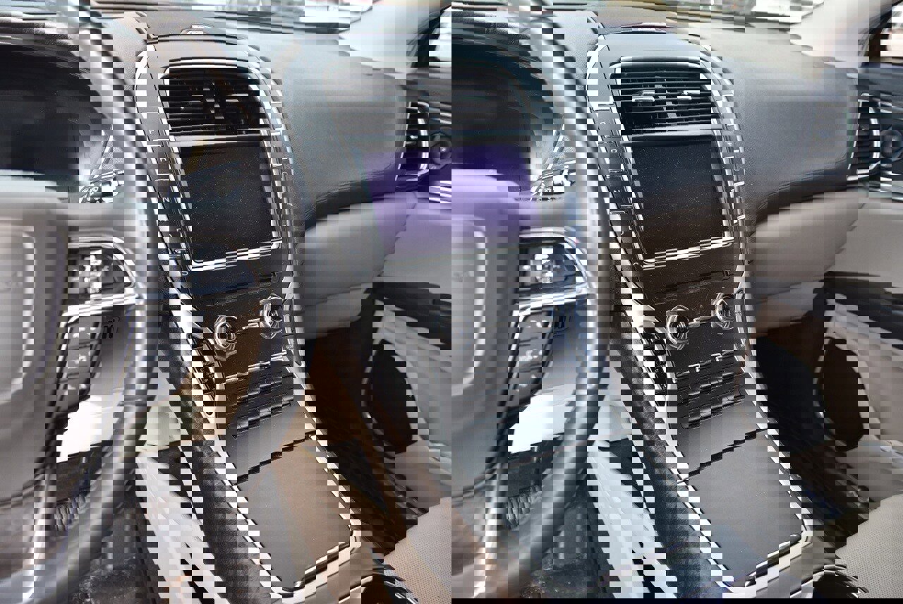 Used 2019 Lincoln Nautilus Reserve image 8