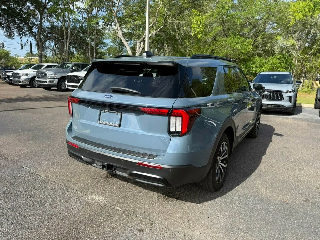 Used 2025 Ford Explorer ST-Line w/ Premium Package image 10
