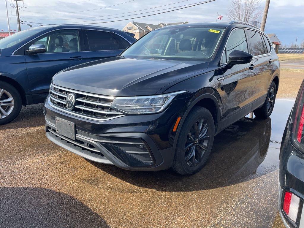 Used 2022 Volkswagen Tiguan SE AWD/4WD image 2