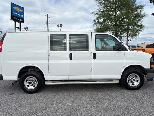 Used 2024 GMC Savana 2500 w/ Driver Convenience Package image 4