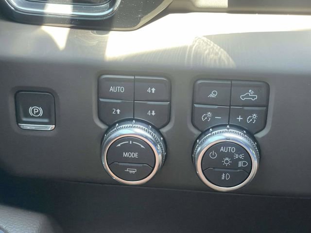 Used 2025 GMC Sierra 2500 Denali w/ Denali Reserve Package AWD/4WD image 35