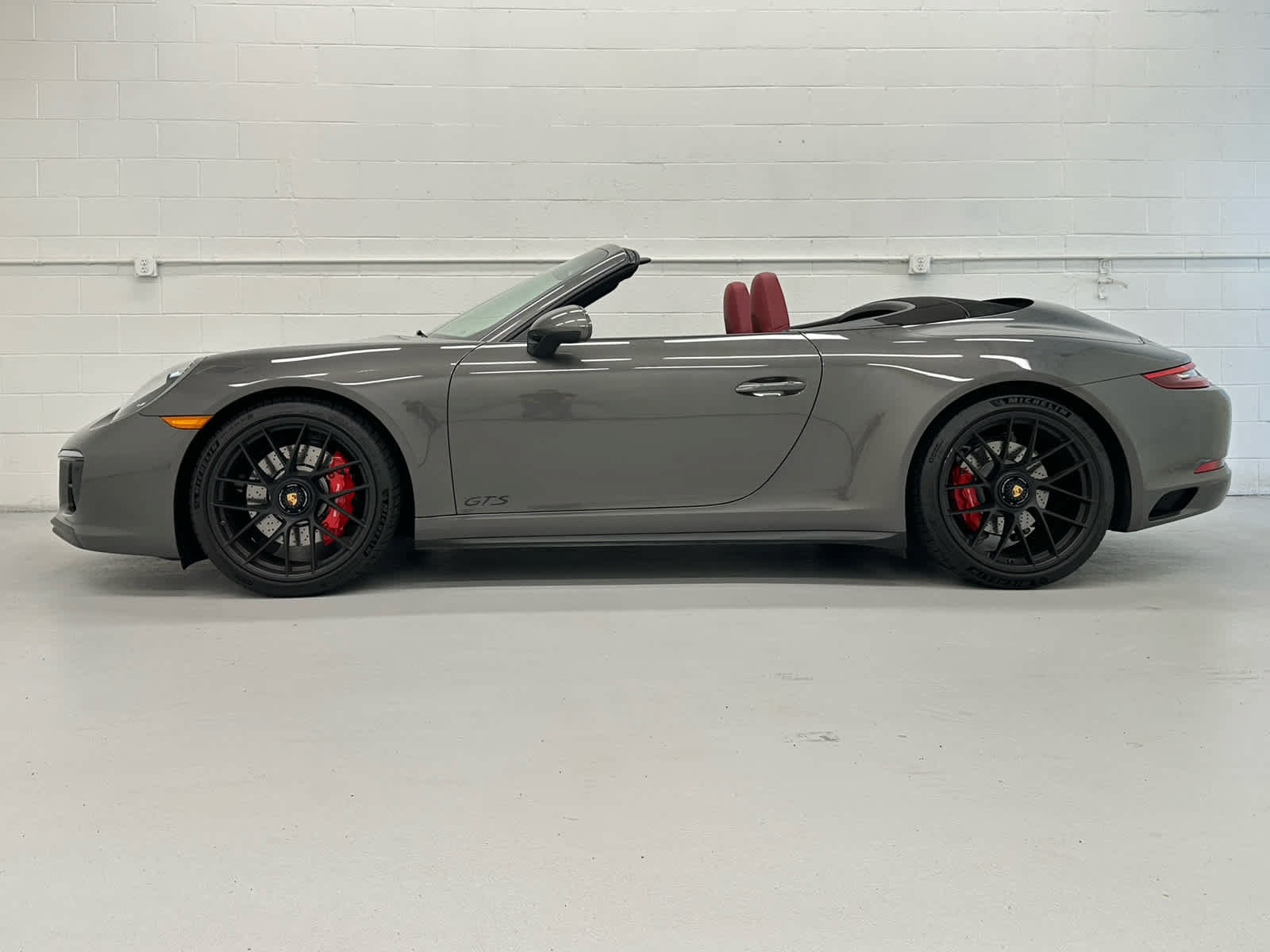 Used 2019 Porsche 911 Carrera GTS RWD image 3