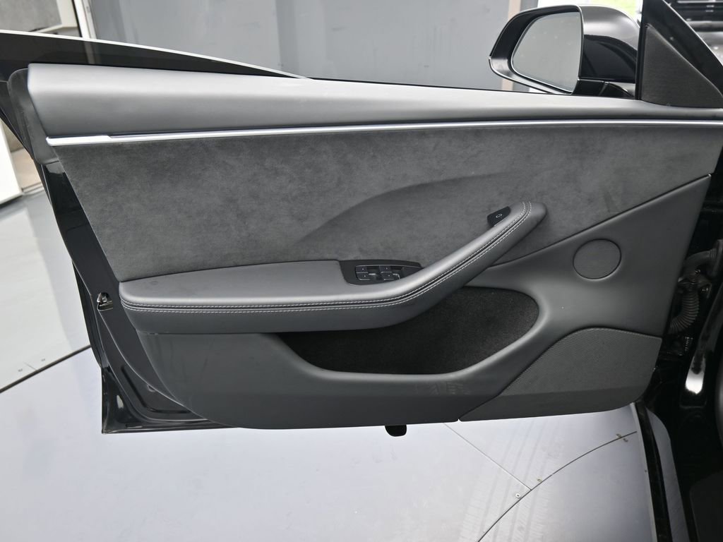 Used 2025 Tesla Model 3 Long Range image 13