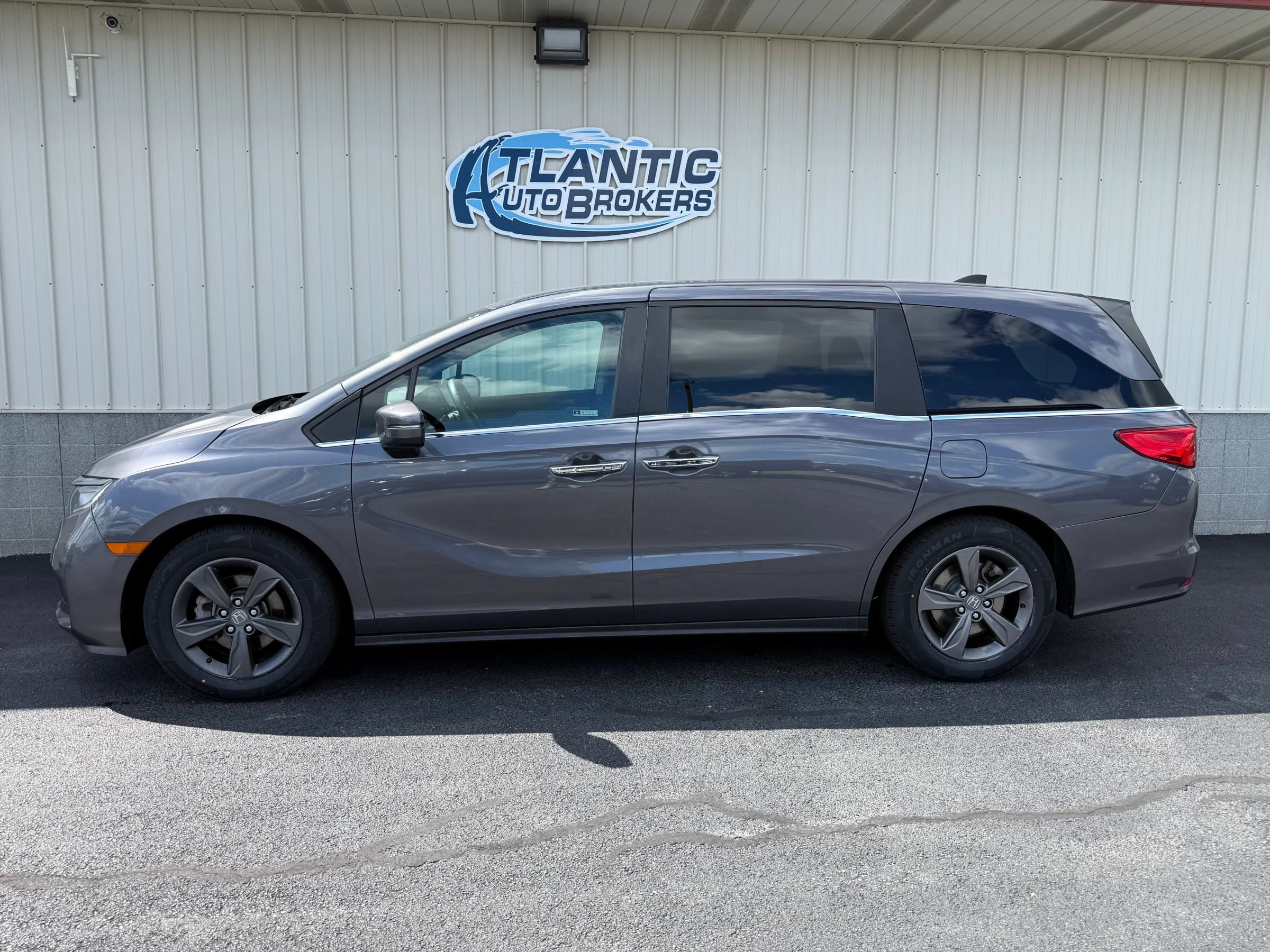 Used 2023 Honda Odyssey EX image 2