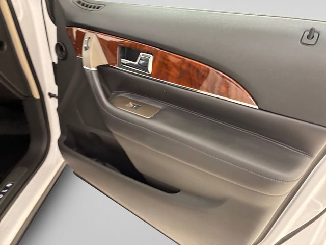 Used 2013 Lincoln MKX AWD image 15