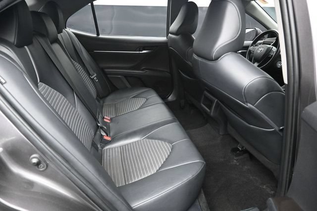 Used 2022 Toyota Camry SE FWD image 19