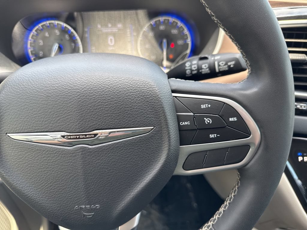 Used 2023 Chrysler Voyager LX FWD image 26