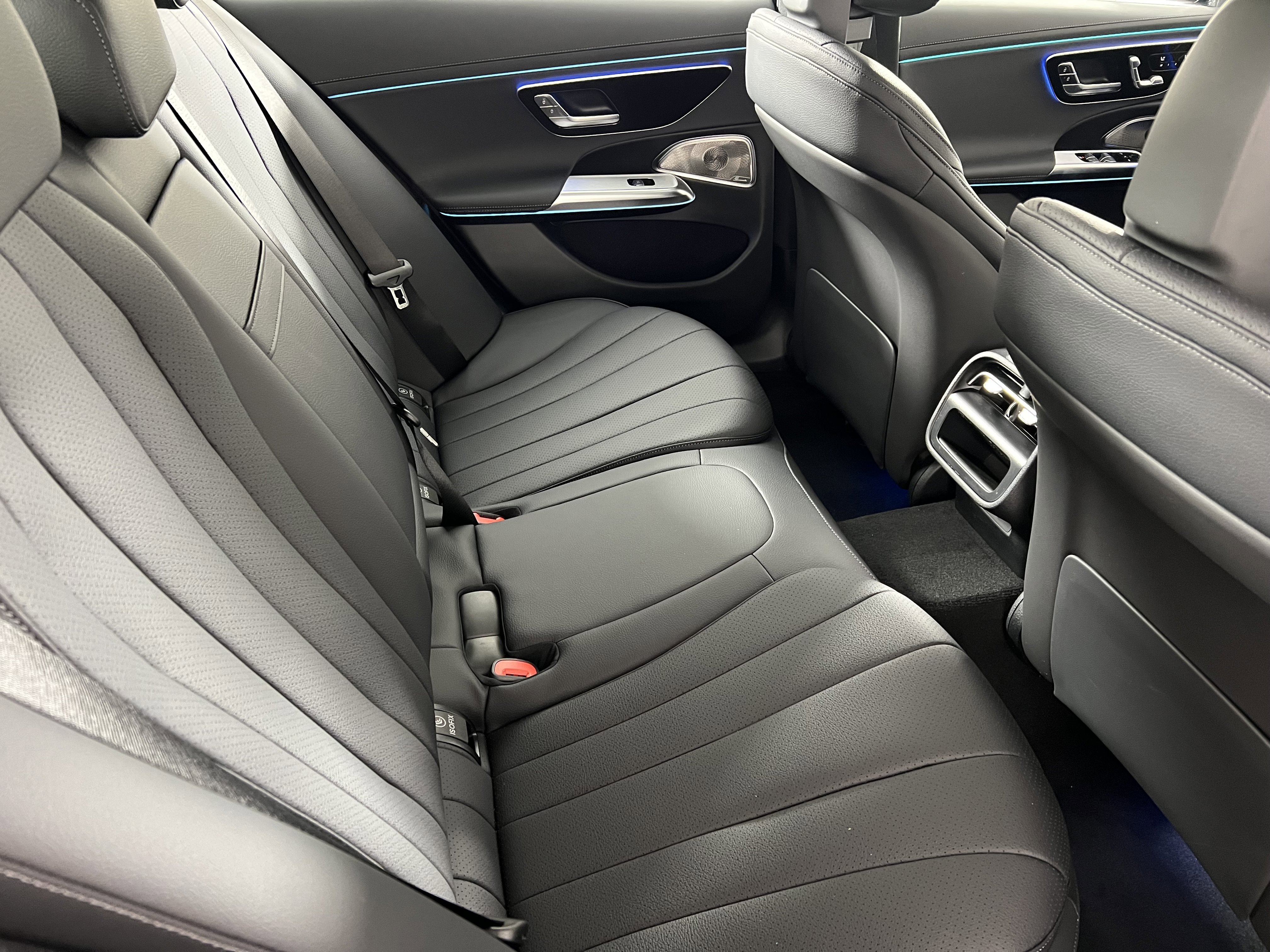 New 2026 Mercedes-Benz E 350 4MATIC Sedan image 25