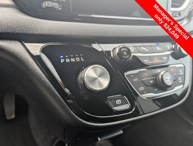 Used 2025 Chrysler Pacifica Select FWD image 13