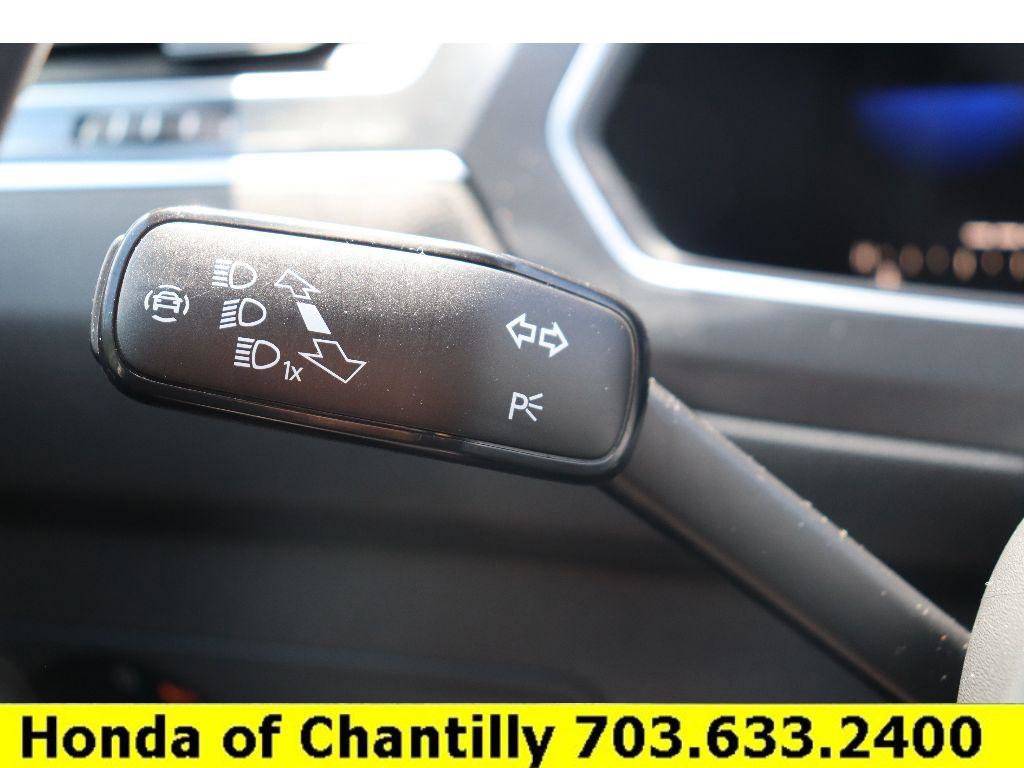 Used 2022 Volkswagen Tiguan SE image 16