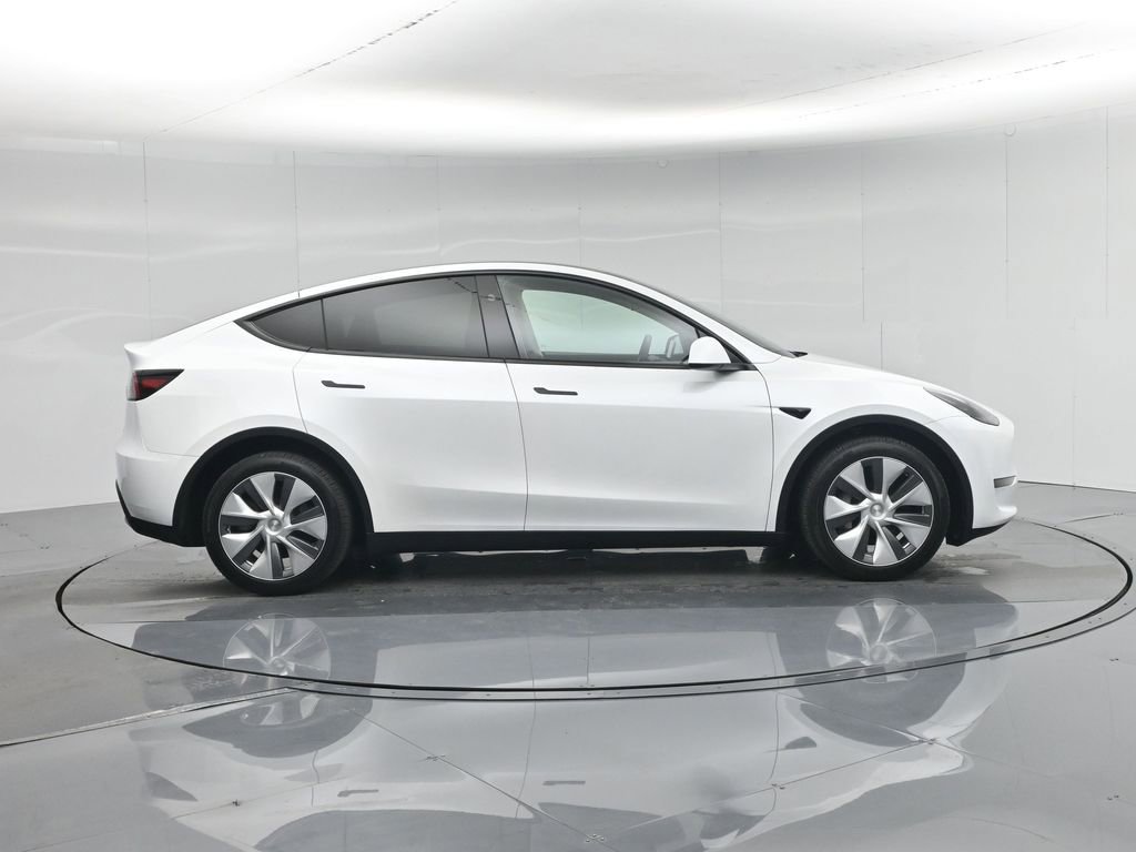 Used 2024 Tesla Model Y Long Range image 23