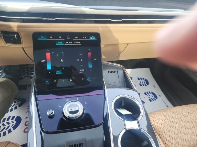 Used 2025 Cadillac Escalade IQ Sport 2 w/ LPO, ONYX Package image 21