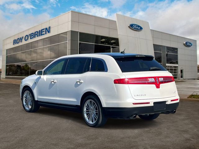 Used 2018 Lincoln MKT AWD w/ Technology Package image 3