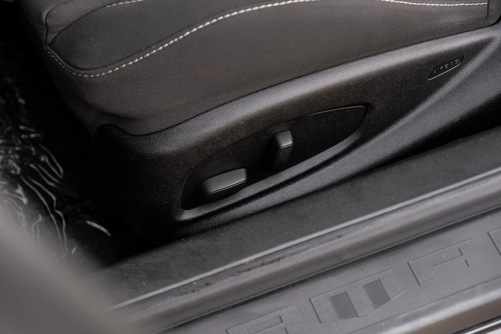 Used 2017 Chevrolet Camaro LS image 31