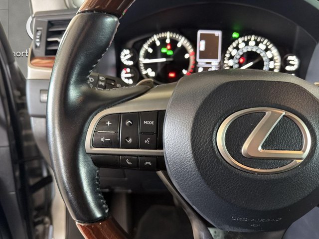 Used 2020 Lexus LX 570 4WD w/ Luxury Package image 15