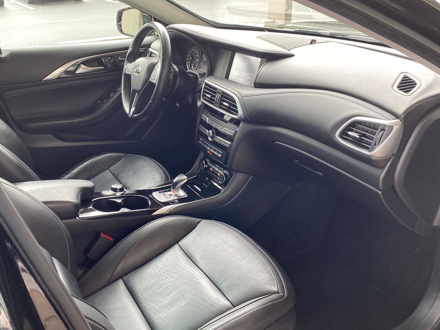 Used 2018 INFINITI QX30 Premium w/ Navigation Package AWD/4WD image 27