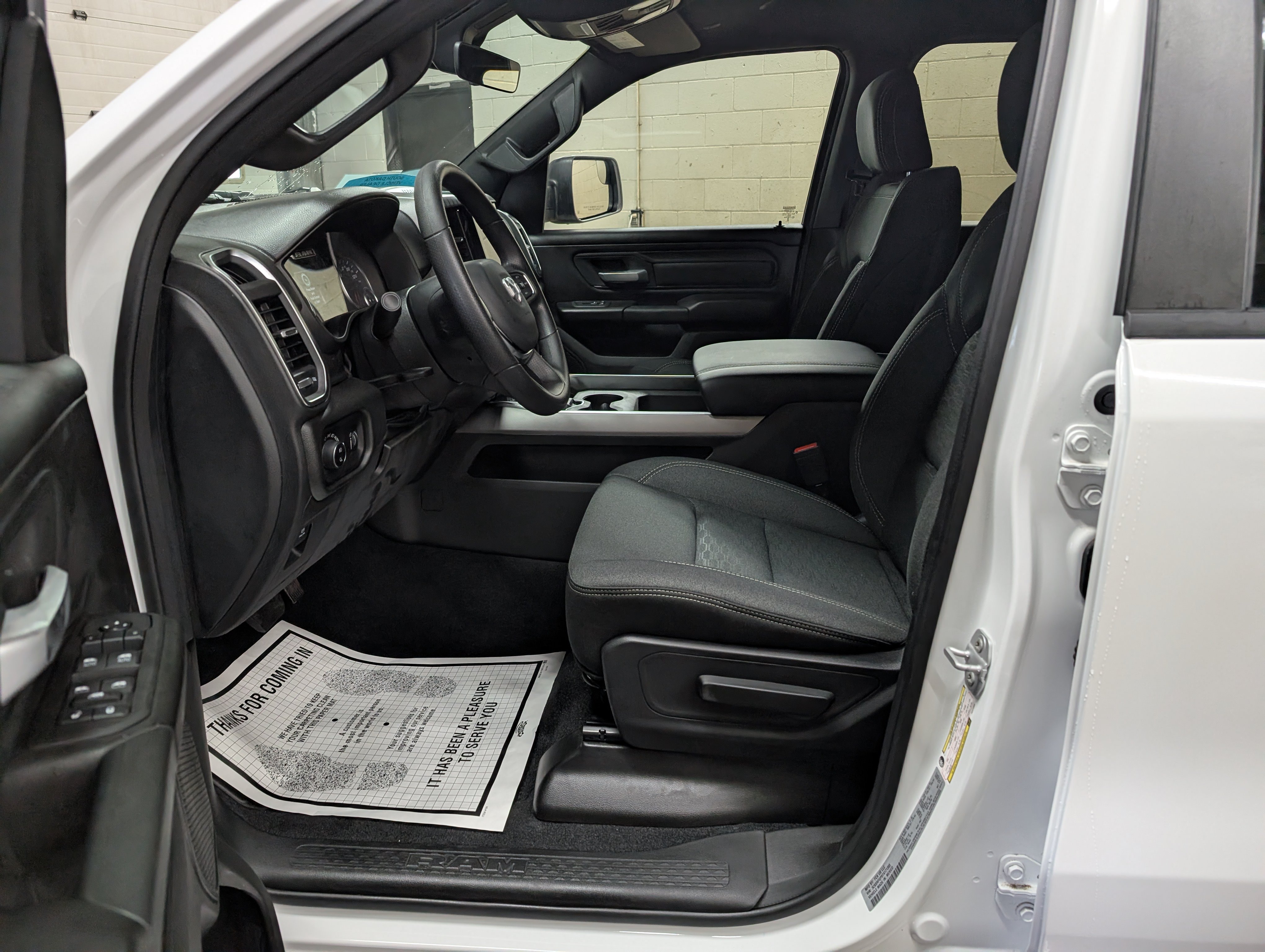 New 2026 RAM 1500 Express AWD/4WD image 11