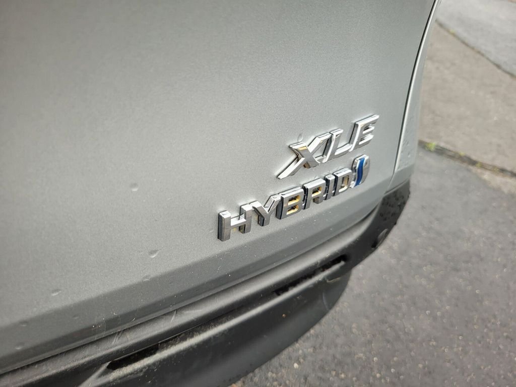 Used 2021 Toyota Sienna XLE FWD image 12