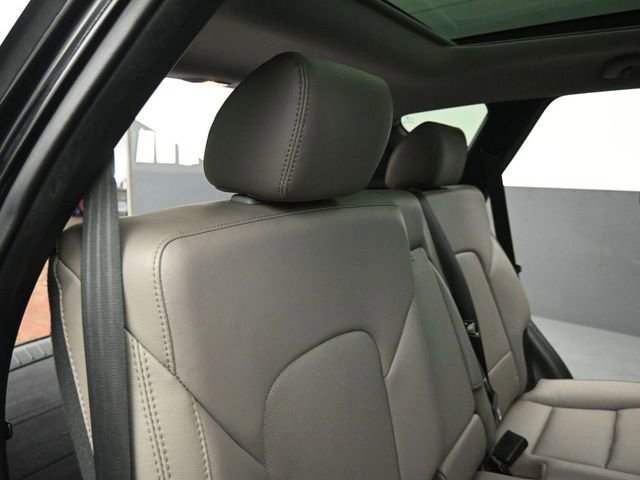 Used 2018 Hyundai Santa Fe Sport w/ 2.4L Tech Package 04 image 28