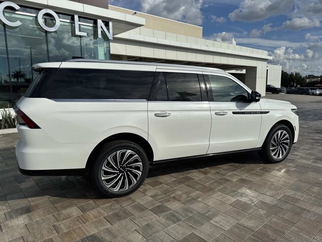New 2025 Lincoln Navigator L Black Label video 2