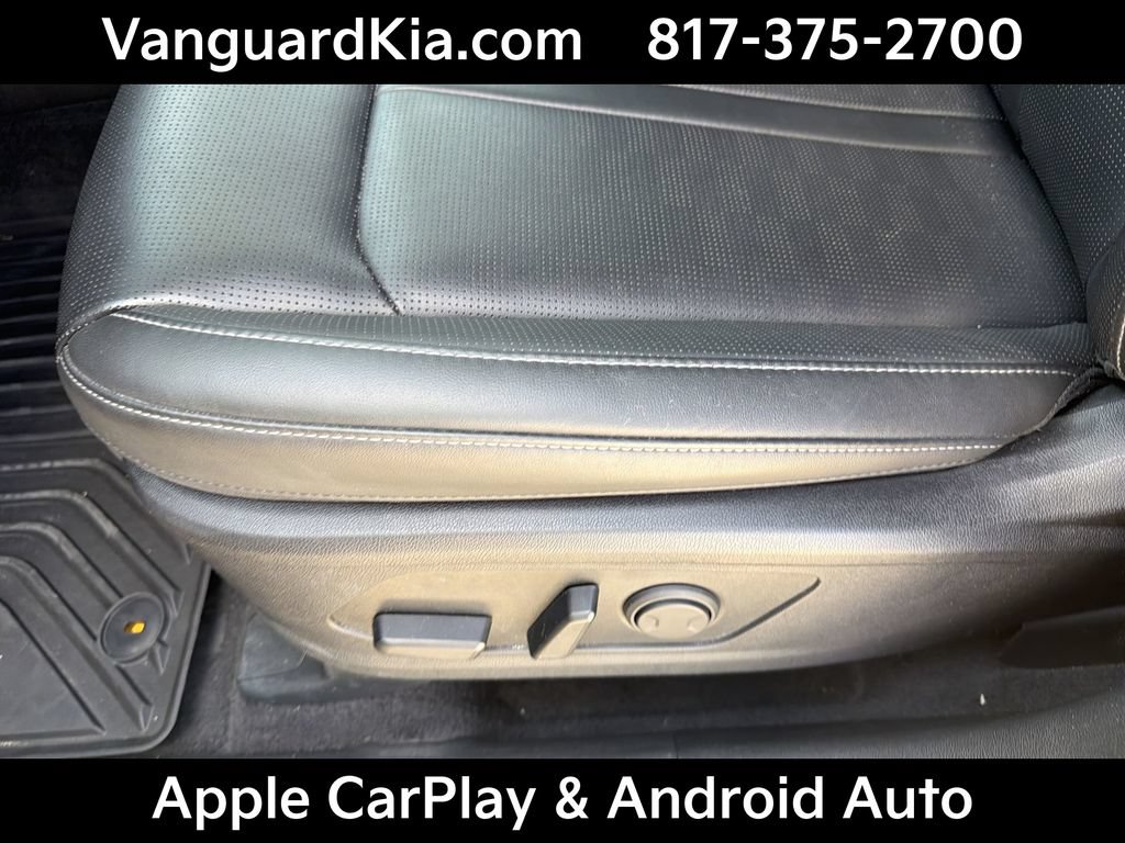 Certified 2025 Kia Sorento S FWD image 16