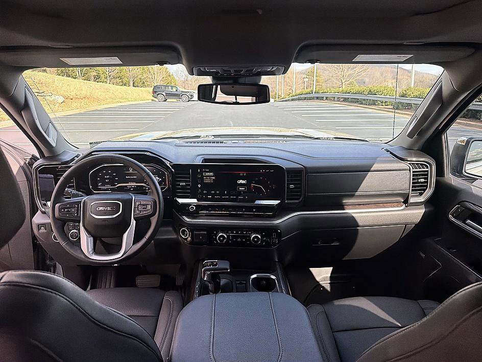 Used 2025 GMC Sierra 1500 SLT w/ SLT Premium Package image 18