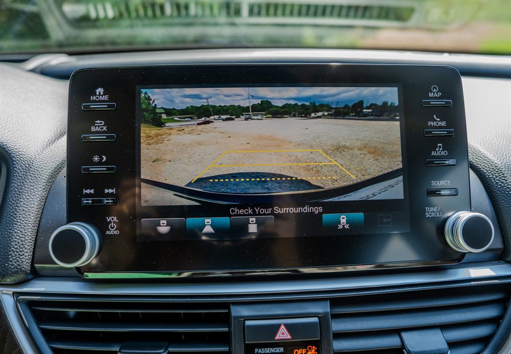 Used 2018 Honda Accord Touring image 22