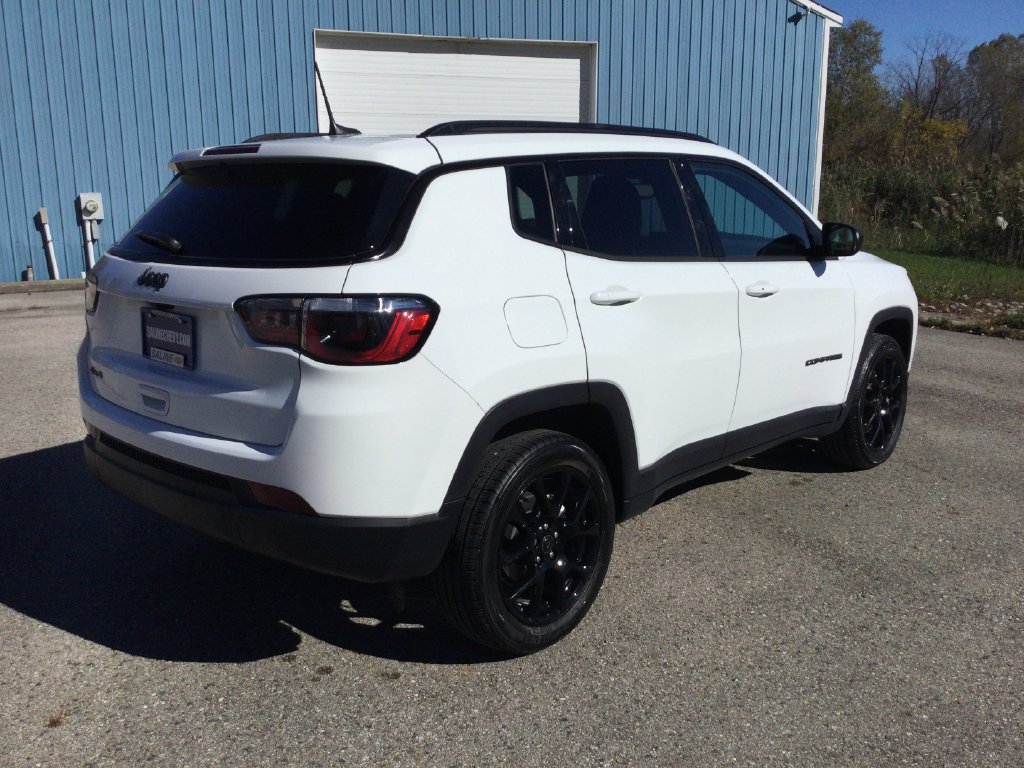 Used 2025 Jeep Compass Latitude w/ Convenience Group AWD/4WD image 7