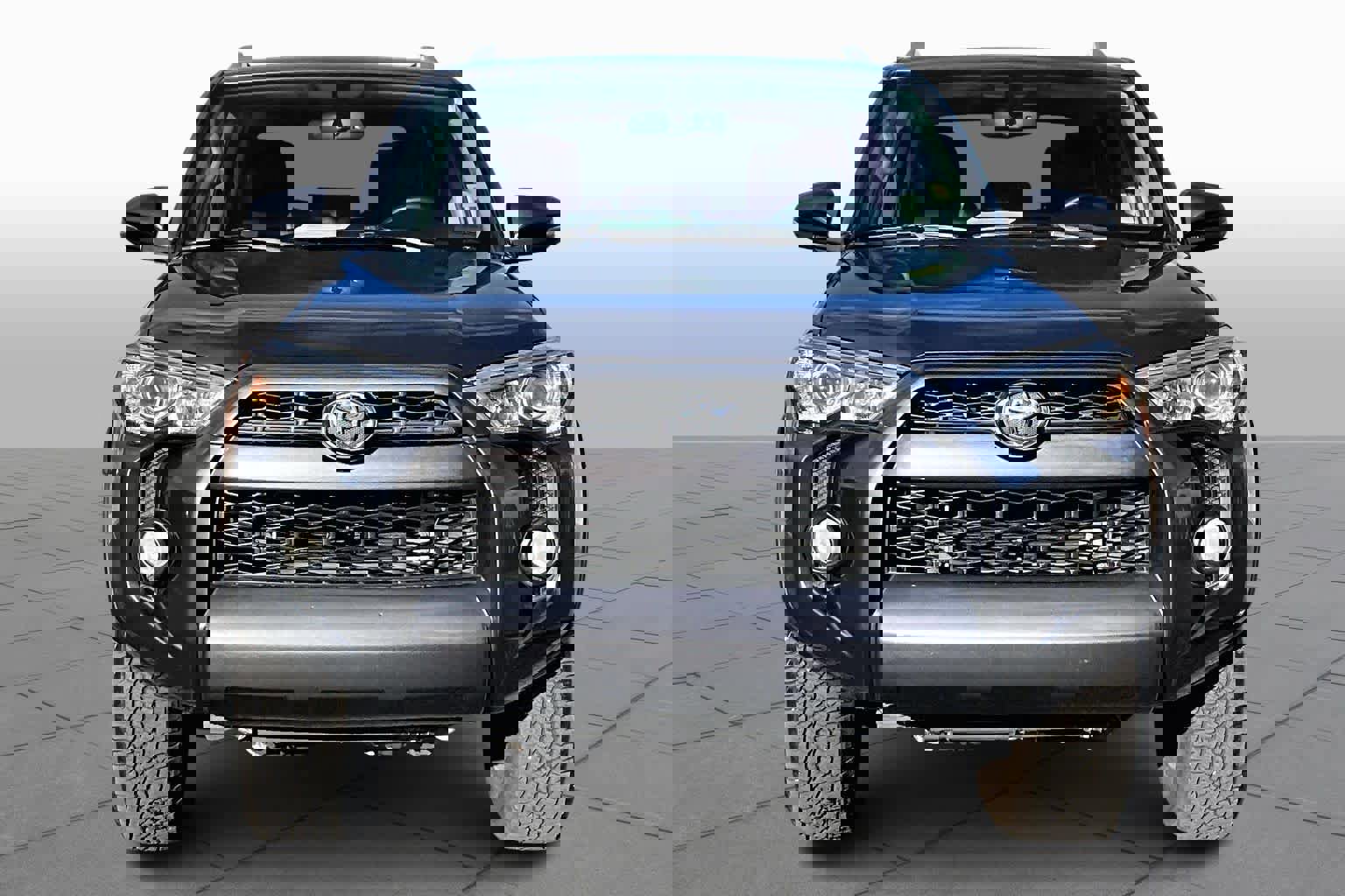 Used 2016 Toyota 4Runner SR5 Premium image 3