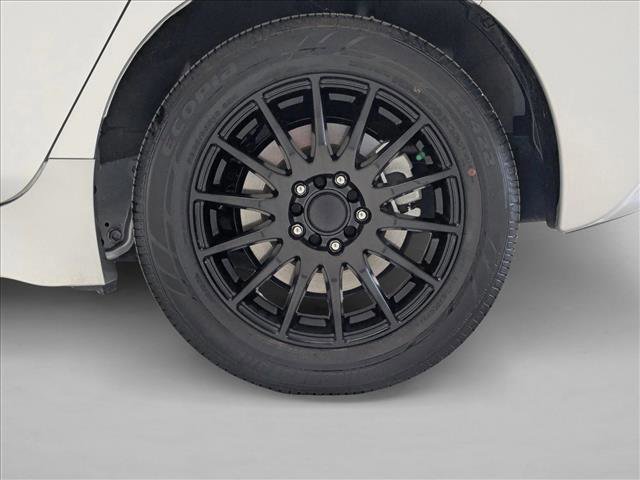 Used 2025 Nissan Leaf S image 22