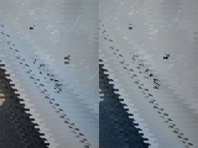 Certified 2025 Volkswagen Taos SE image 6