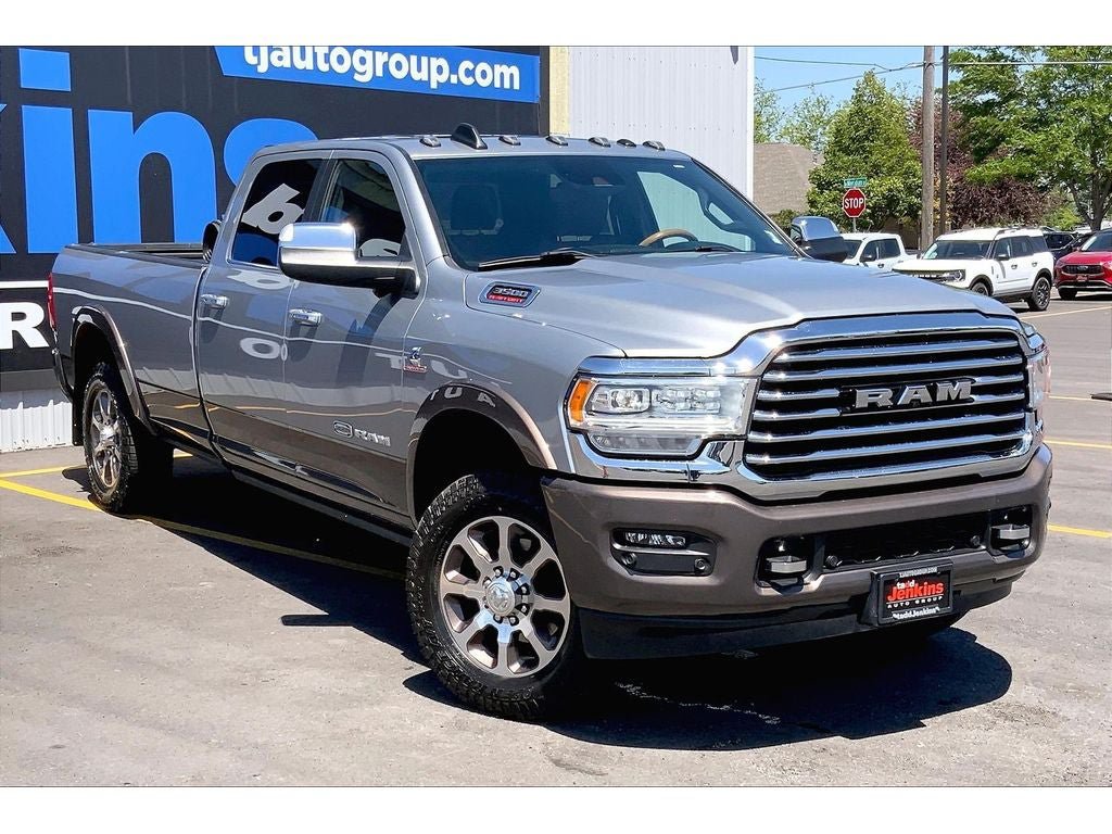 Used 2022 RAM 3500 Limited AWD/4WD image 2