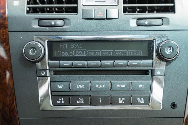Used 2007 Cadillac DTS Luxury I w/ Trunk Convenience Package FWD image 23