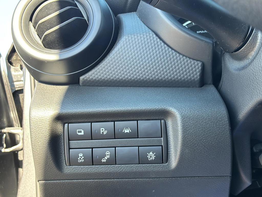 Used 2025 Nissan Kicks Play S FWD image 15